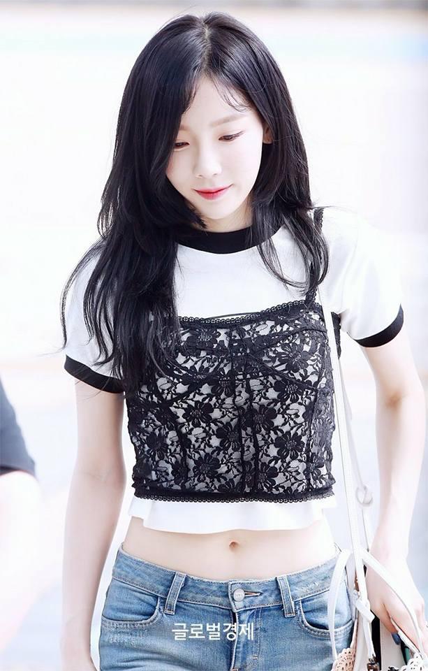 Xuất hiện không vệ sĩ, trưởng nhóm SNSD Taeyeon bị fan đẩy ngã và sàm sỡ-7