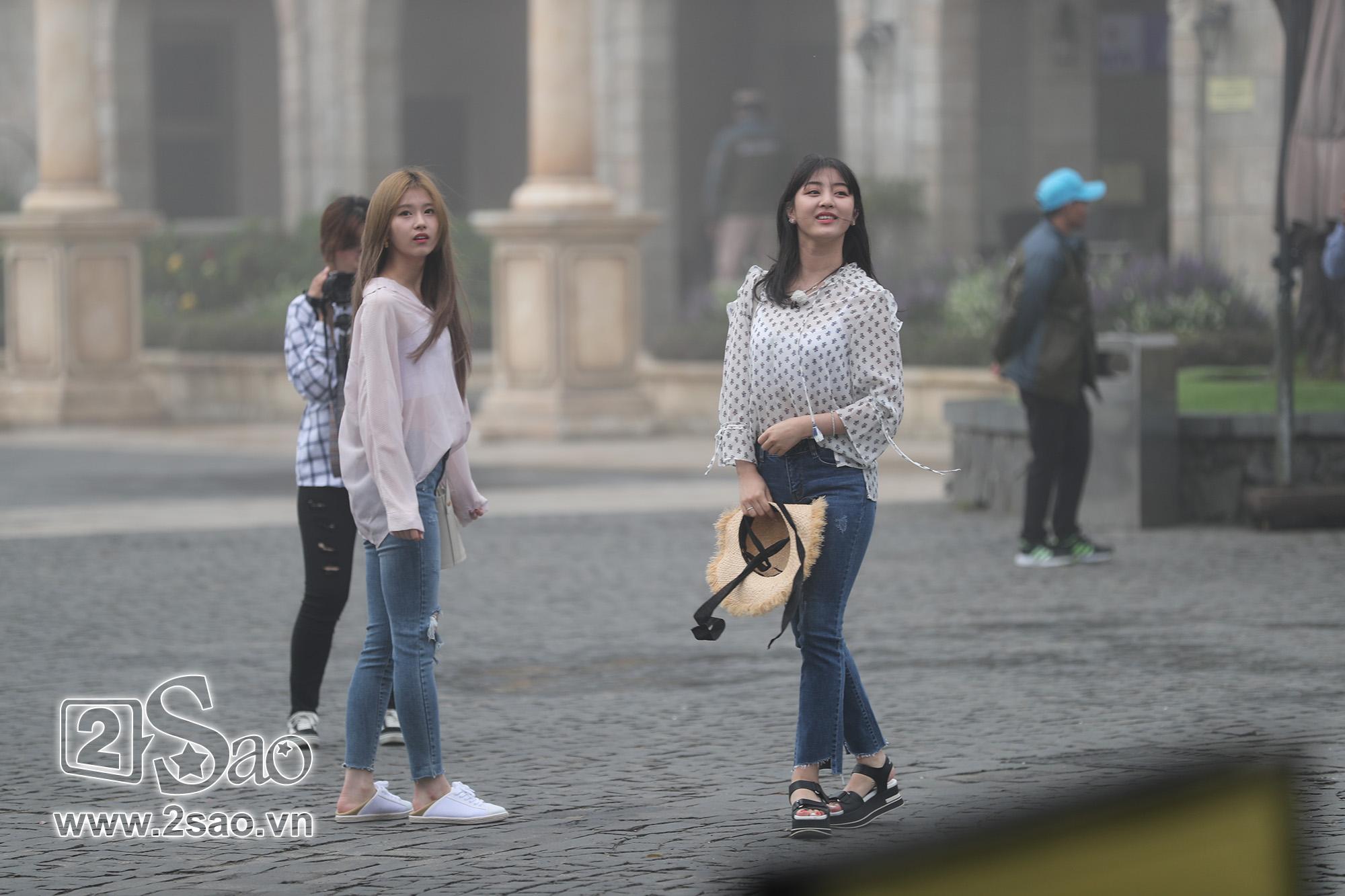 TWICE phấn khích khi trải nghiệm trò chơi cảm giác mạnh tại Việt Nam-4