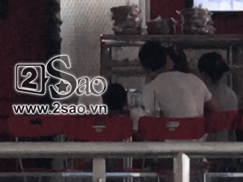 Lộ clip hôn nhau say đắm, Hà Hồ và Kim Lý sáng nhất làng showbiz ngập scandal tuần qua-13