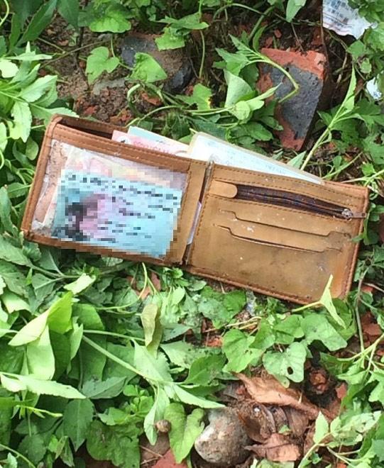 Hi hữu: Say rượu tai nạn xong chui vào bụi chuối ngủ, công an và người nhà tìm hết hơi-1