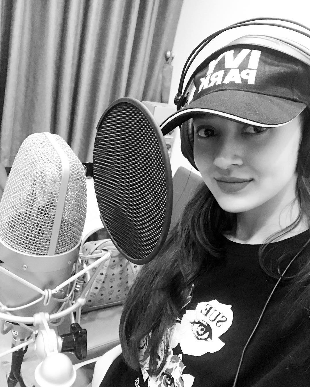 Tin sao Việt 18/8: Tăng Thanh Hà khoe mặt tròn xoe khi sánh đôi bên ông xã-3