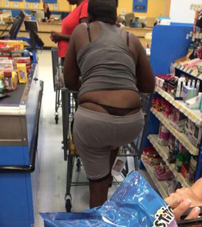 Những thảm họa nội y của gái đoảng nơi công cộng-1