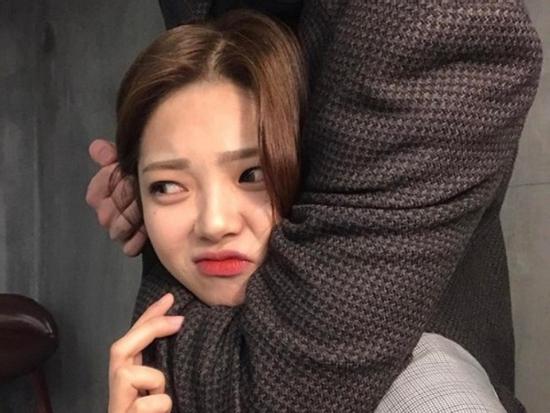 Đòi chia tay vì người yêu bắt tập xe máy: Cô gái tiểu thư hay chàng trai không biết thông cảm?