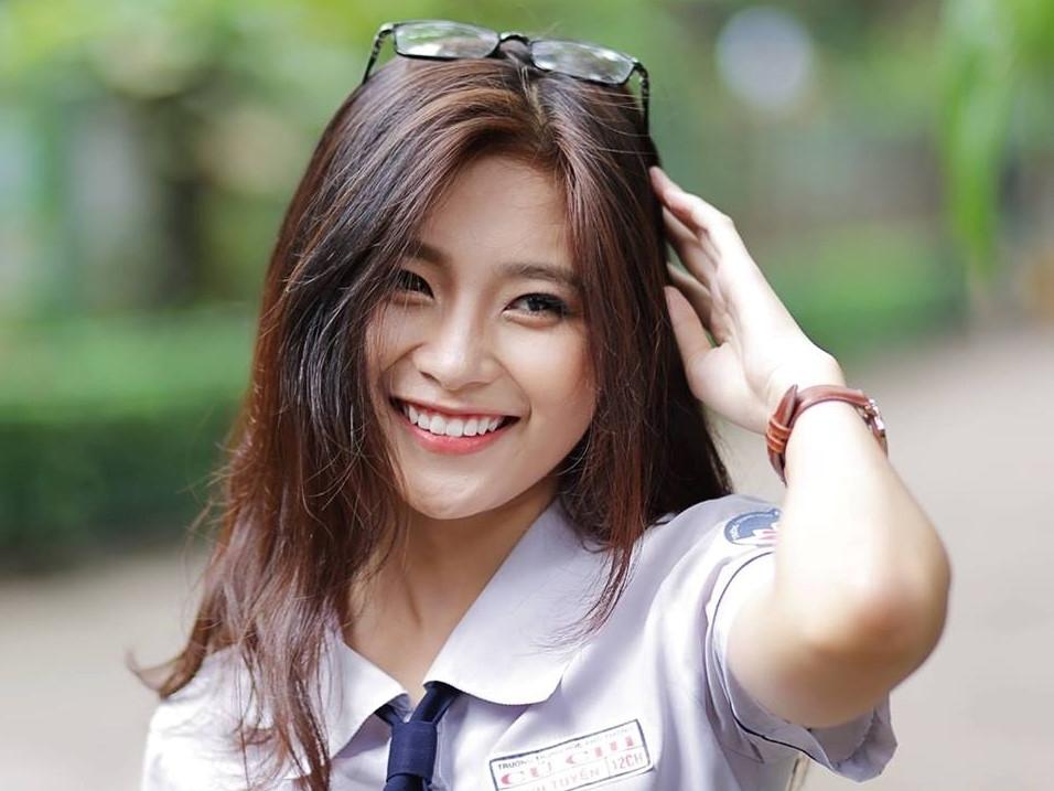 Bạn cùng lớp nhà người ta: Học Ngoại thương, đã xinh lại còn nhảy đẹp!-6