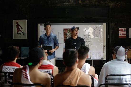 Đỏ mặt với nụ hôn táo bạo của Angela Phương Trinh và Rocker Nguyễn trong tập 1 Glee-6