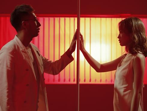 Yêu đi đừng sợ đánh bật Sắc đẹp ngàn cân?-2