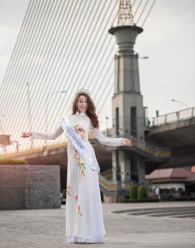 Hoa khôi bán dâm đăng quang ở cuộc thi trái phép-1