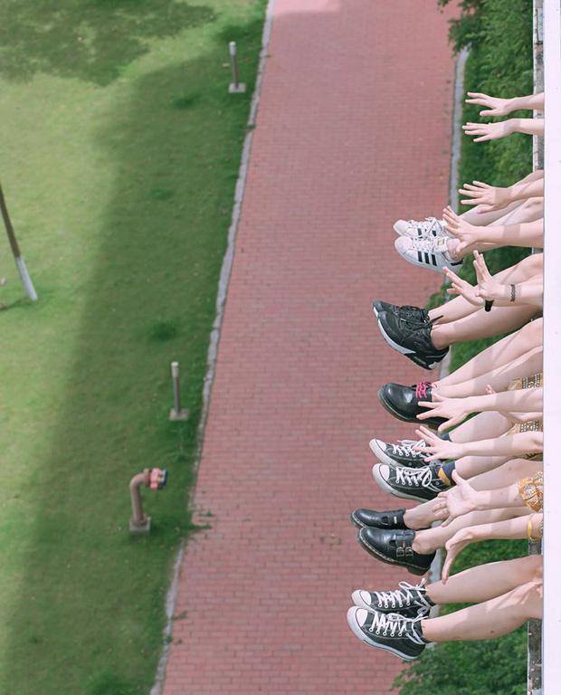 Bộ ảnh kỷ yếu đáng yêu đánh dấu 4 năm ở chung phòng ký túc xá của nhóm bạn nữ-14