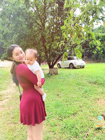 Tin sao Việt 19/8: Vy Oanh khoe cận mặt tiểu công chúa dễ thương chưa đầy 1 tháng tuổi-10