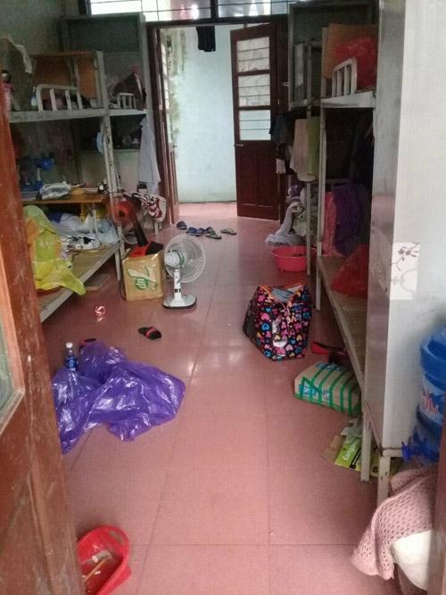 Kinh hoàng cảnh sống trên đống rác của nữ sinh Việt-1