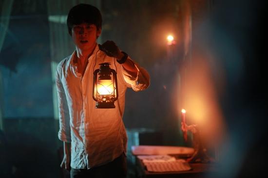 Lời nguyền gia tộc: Những con ma khiến người xem phì cười vì thiếu muối!-2