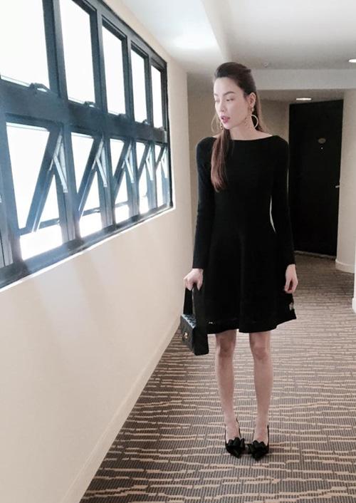 Nhìn ảnh người thường và nhiếp ảnh chụp, người ta vẫn không biết đâu là đôi chân thật của Hà Hồ-6