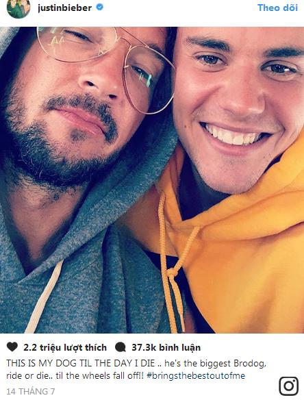 Những màn ôm hôn cùng giới của hoàng tử pop Justin Bieber khiến fan sững sờ-4