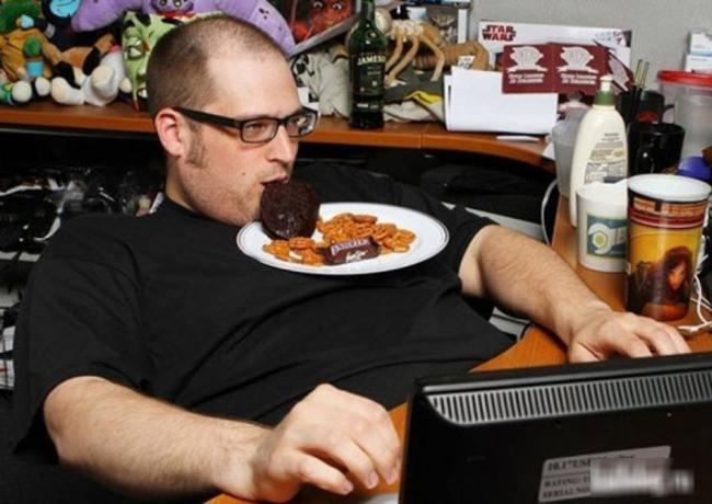 Tỉnh ngủ với ảnh hậu trường khó đỡ của game thủ-4