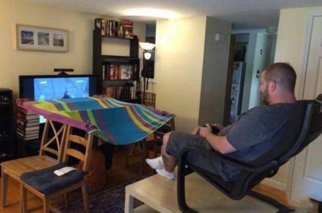 Tỉnh ngủ với ảnh hậu trường khó đỡ của game thủ-9