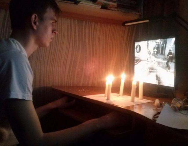 Tỉnh ngủ với ảnh hậu trường khó đỡ của game thủ-12