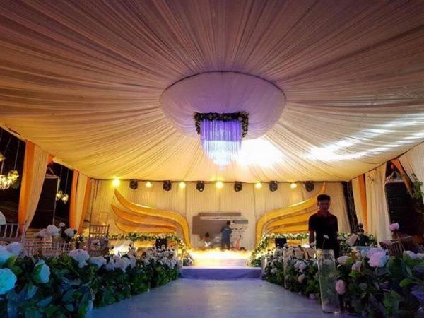 Choáng ngợp với sổ đỏ, siêu xe, vàng đeo trĩu cổ của cô dâu chú rể xứ Nghệ-1