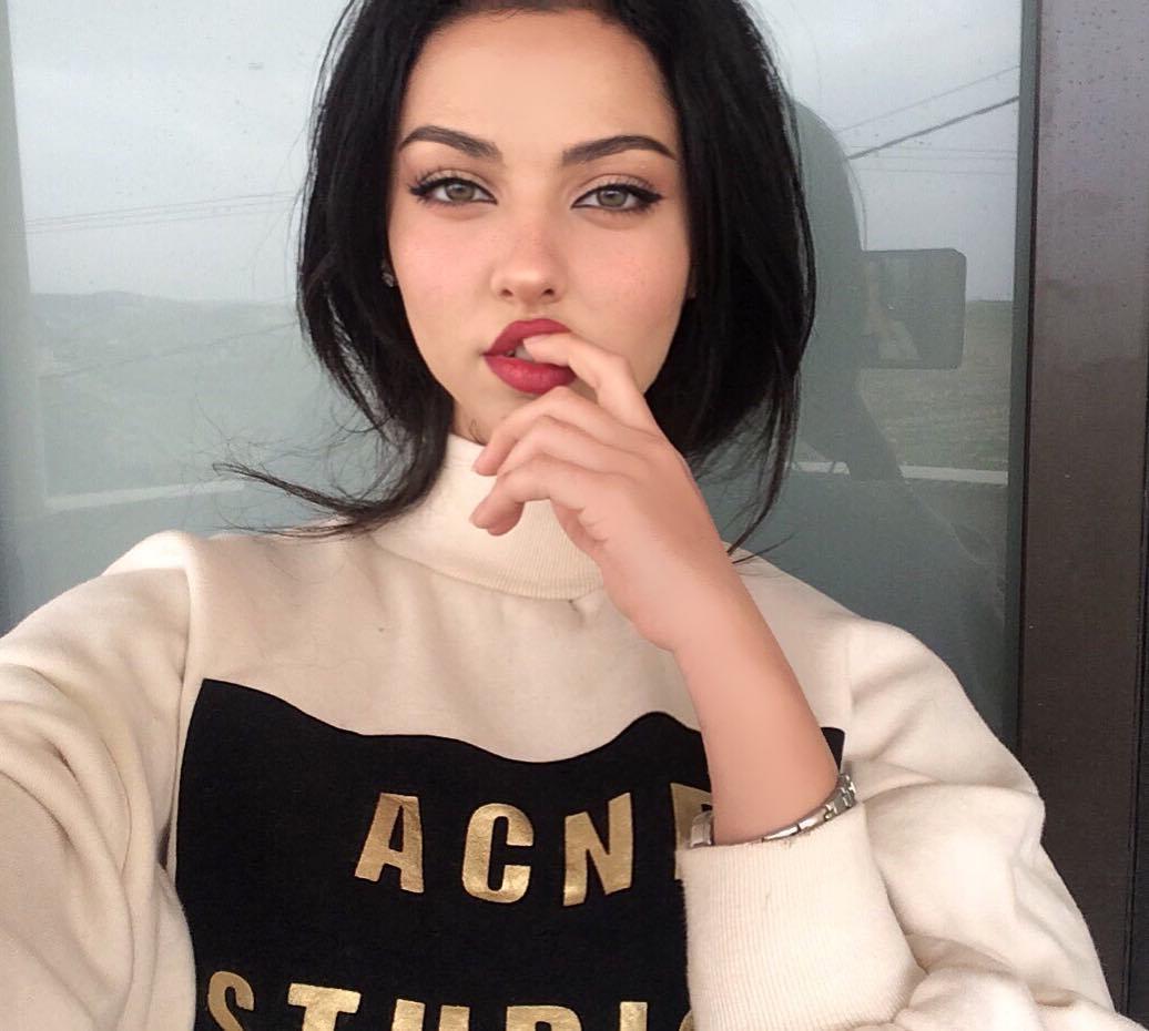 Xuất hiện cô gái khiến fan lầm tưởng Miranda Kerr có chị em thất lạc-5