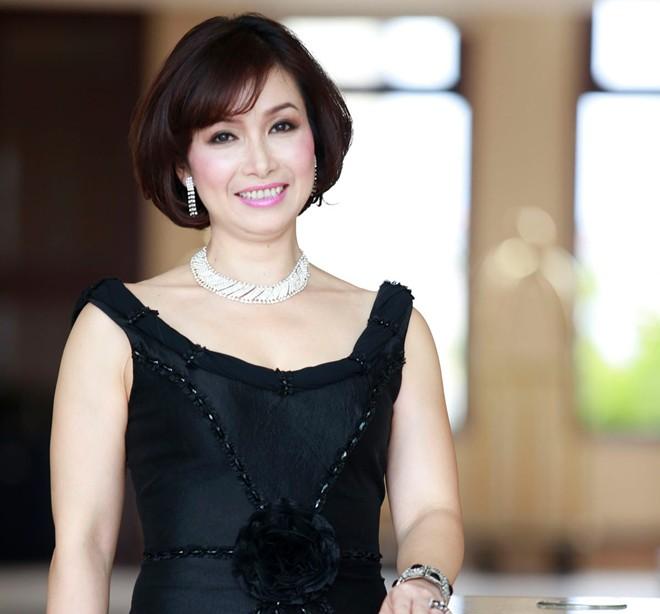 Vẻ đẹp bất chấp thời gian của Hoa hậu thấp nhất Việt Nam-10
