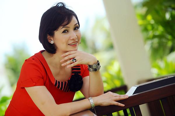 Vẻ đẹp bất chấp thời gian của Hoa hậu thấp nhất Việt Nam-12