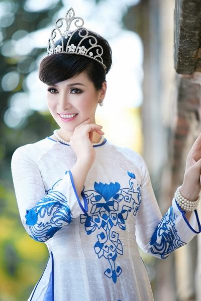 Vẻ đẹp bất chấp thời gian của Hoa hậu thấp nhất Việt Nam-5