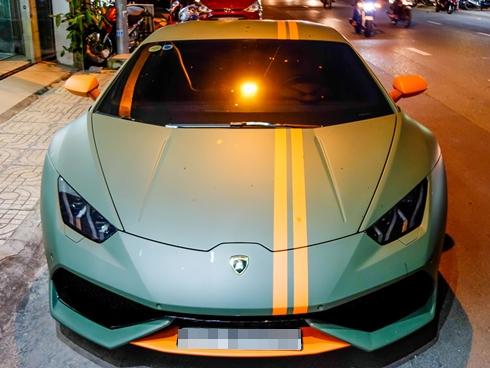 Lamborghini Huracan phong cách máy bay chiến đấu ở Sài Gòn