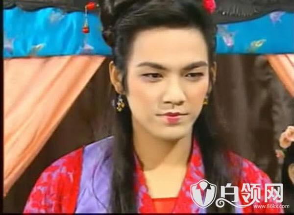 Mỹ nam Hoa ngữ giả gái: Người xinh ngất ngây, kẻ xấu hết hồn-2