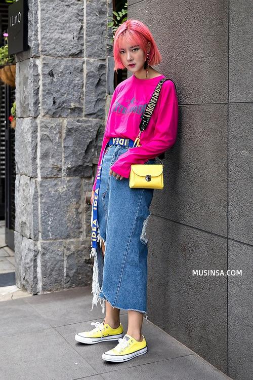 Cùng trưng dụng quần shorts nhưng giới trẻ Hàn lại có cả tá cách mix hút mắt thôi rồi-8