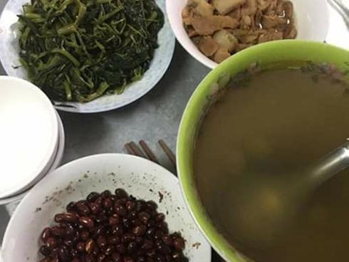 Cười sái quai hàm với món canh lợi sữa mẹ ruột nấu cho con gái-6