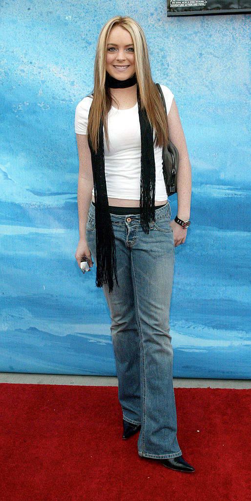 Gái trẻ khóc thét khi biết kiểu quần jeans sành điệu nhất năm 2000-2