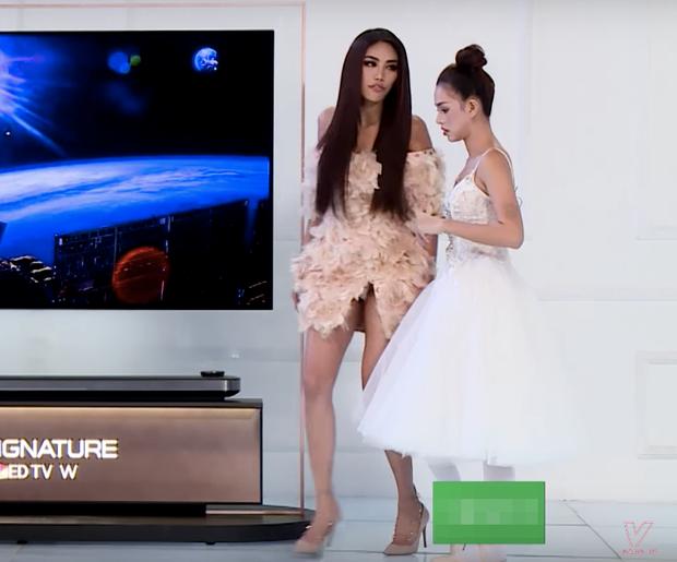 Đầm cũn cỡn lại còn ham thể hiện, Lan Khuê cứ khiến người xem thót tim tưởng lộ hàng-3