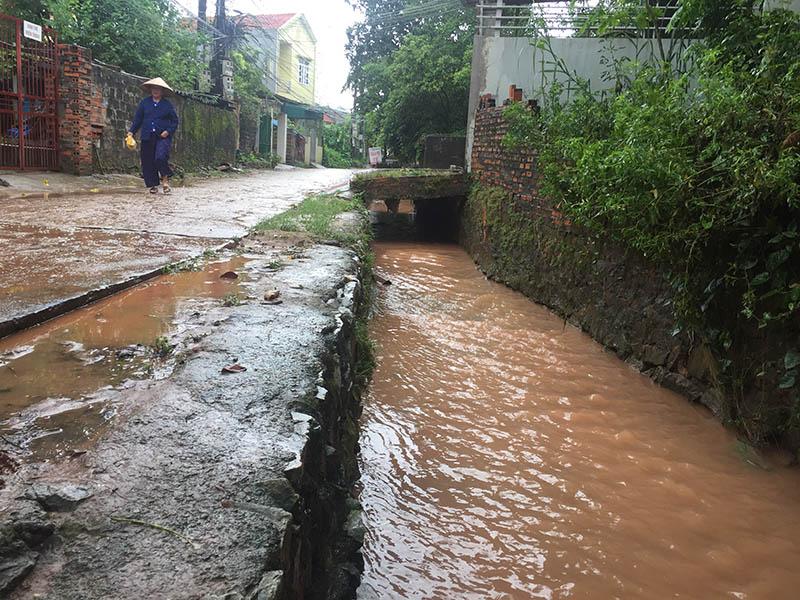 Nữ sinh rơi cống tử vong: Nhan nhản hố ga há miệng chờ nuốt người-4