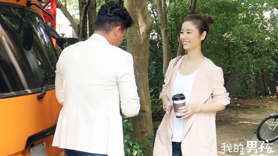 Lâm Tâm Như trẻ trung như gái chưa chồng, sánh đôi với bạn diễn kém 16 tuổi-5