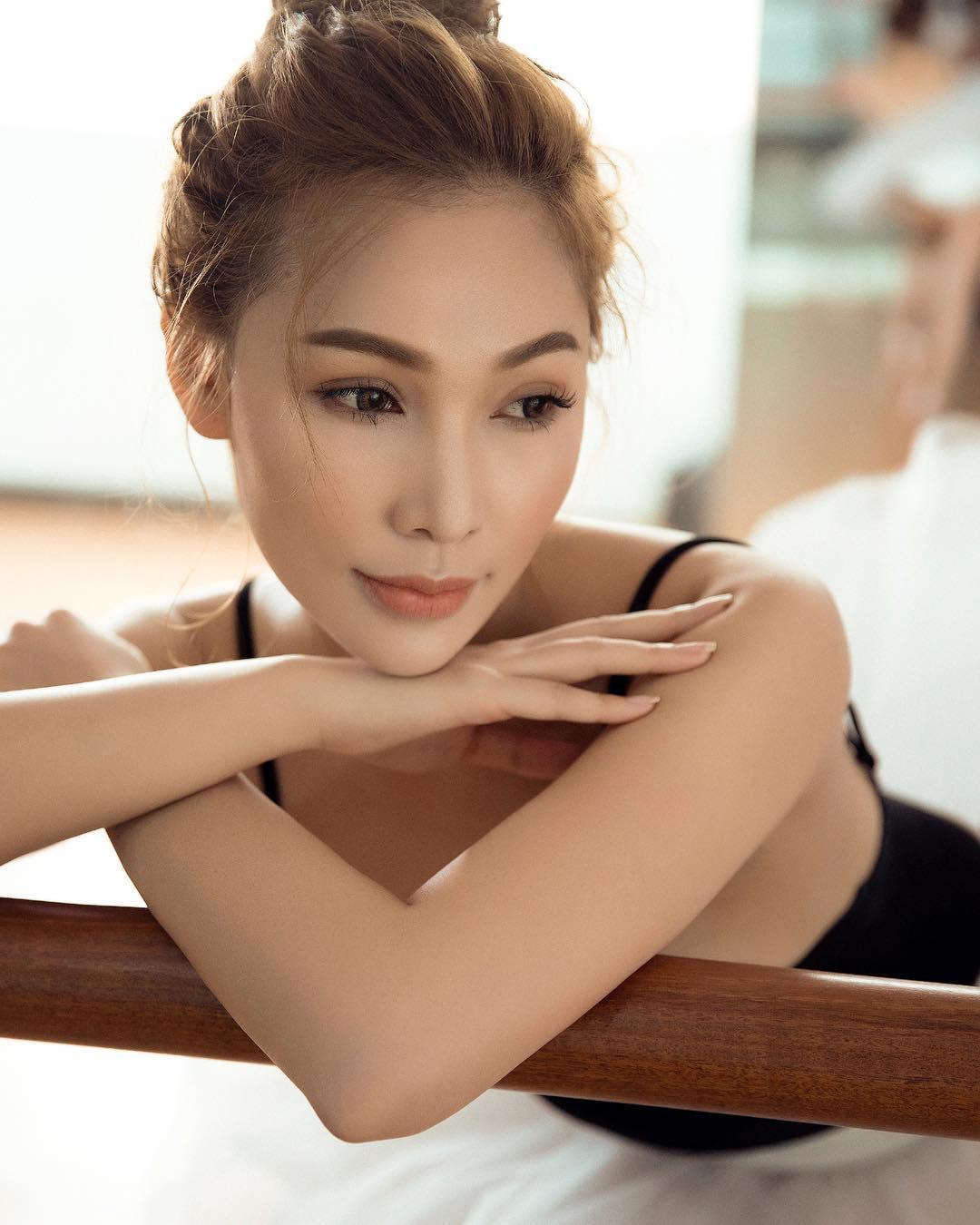 Diễn viên Quỳnh Thư gây shock khi vừa thể dục vừa khóa môi bạn trai-7