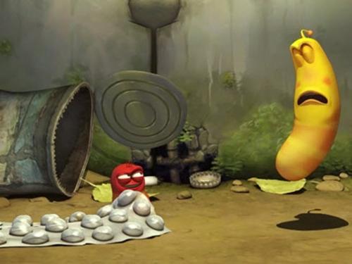 Ấu trùng Larva và thứ đồ chơi 'từ trên giời rơi xuống'