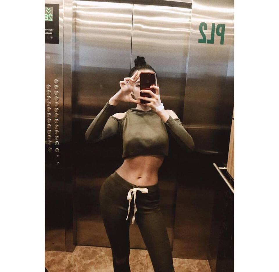 Angela Phương Trinh thiêu đốt ánh nhìn với body quả táo vạn người mê-3