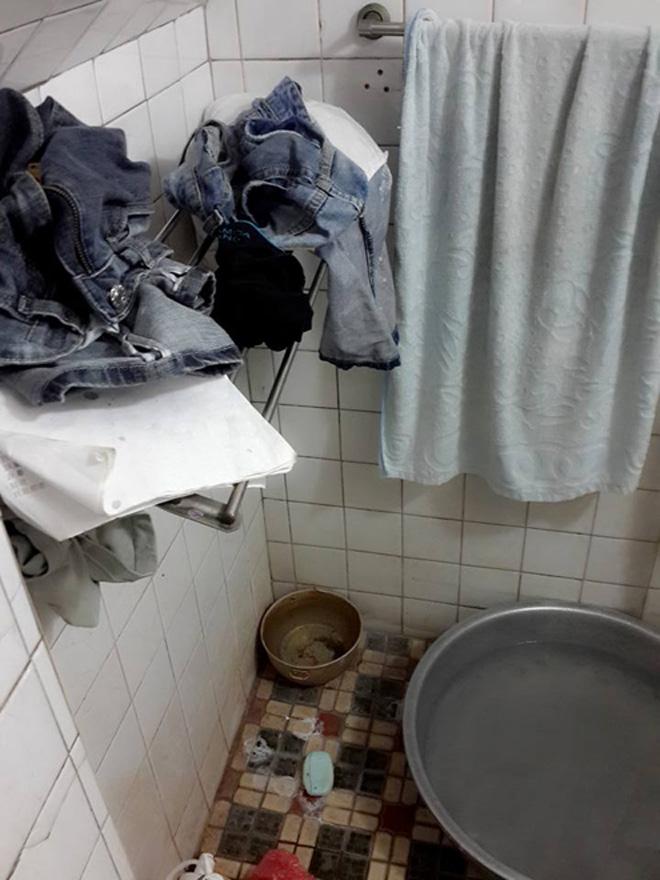 Hốt hoảng phòng trọ bẩn như chuồng lợn của nữ sinh Việt-3