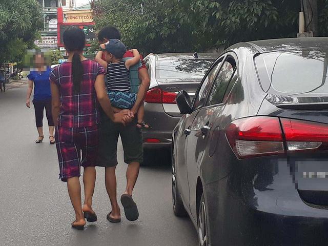 Một cái nắm tay - Bức ảnh khiến ai xem xong cũng phải giật mình-1