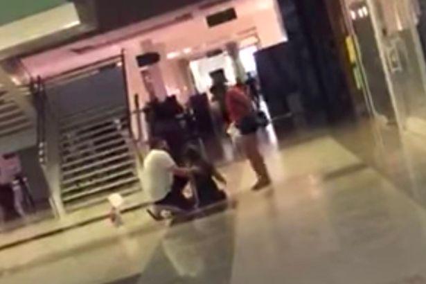 Ám ảnh bởi Annabelle: Creation, cô gái tự đấm liên hồi vào mặt mình vì quá sợ hãi-1