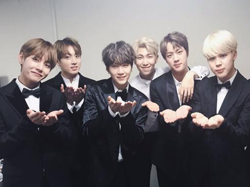 BTS sẽ đụng độ EXO vào tháng 9?