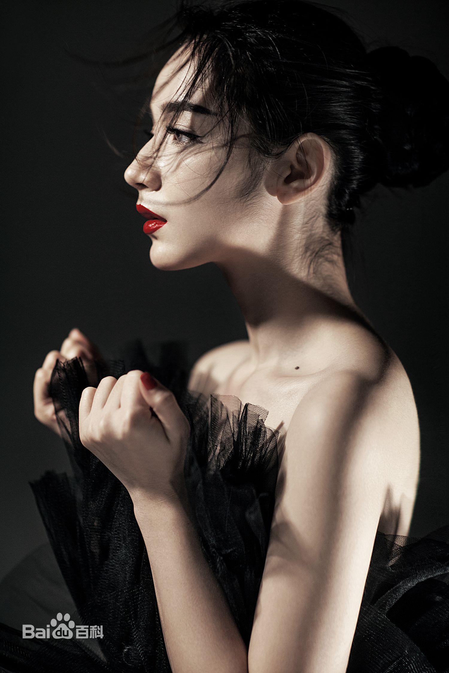 Cận cảnh nhan sắc gà mới của Dương Mịch, đẹp chẳng kém cạnh Địch Lệ Nhiệt Ba-6