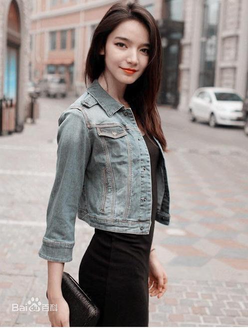 Cận cảnh nhan sắc gà mới của Dương Mịch, đẹp chẳng kém cạnh Địch Lệ Nhiệt Ba-10