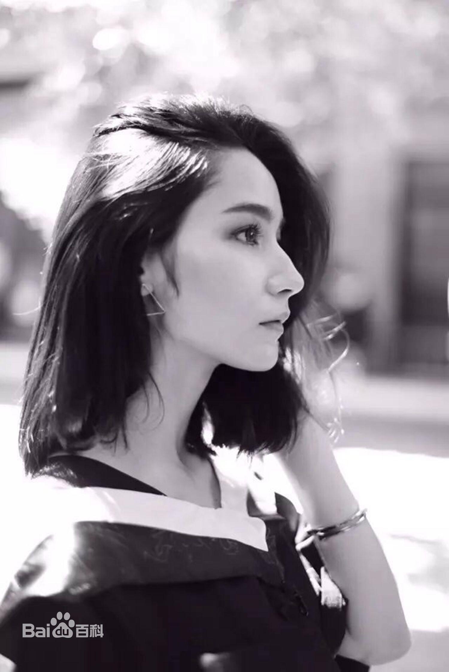 Cận cảnh nhan sắc gà mới của Dương Mịch, đẹp chẳng kém cạnh Địch Lệ Nhiệt Ba-11