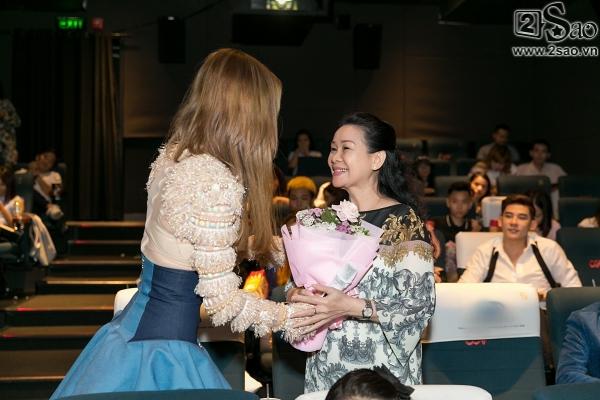 Bông hồng lai MLee khoe chân dài miên man trong ngày ra mắt phim ngắn-11