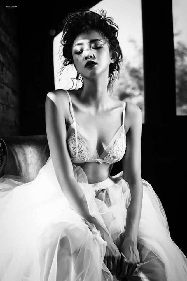 Hot girl - hot boy Việt 22/8: BB Trần hướng dẫn make up giống búp bê ma Annabelle-11