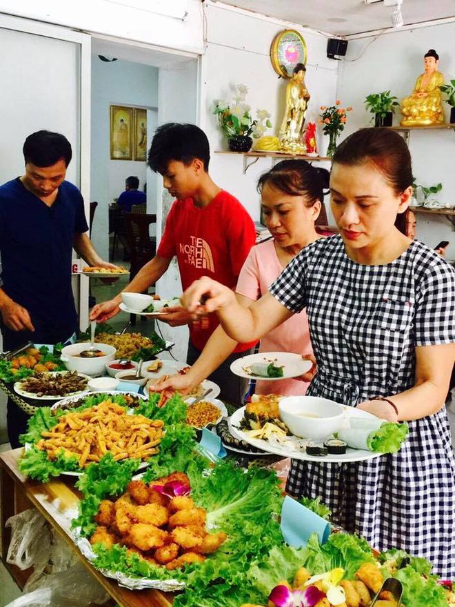 8 địa chỉ buffet chay cực bình dân nên thử ngay cho ngày đầu tháng Vu Lan-3