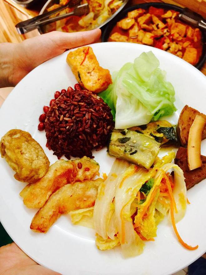 8 địa chỉ buffet chay cực bình dân nên thử ngay cho ngày đầu tháng Vu Lan-5