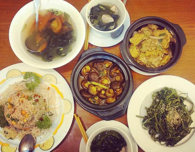 8 địa chỉ buffet chay cực bình dân nên thử ngay cho ngày đầu tháng Vu Lan-12