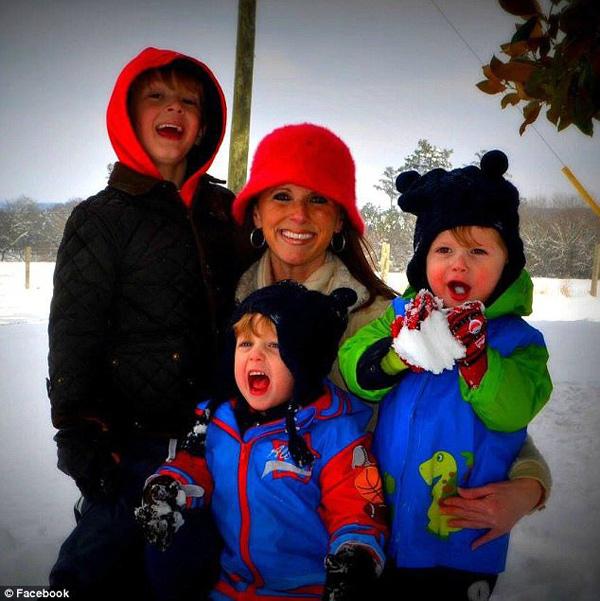 Đang cố thụ thai đứa con thứ 4, bà mẹ choáng váng khi mang bầu một lúc 6 thai-3