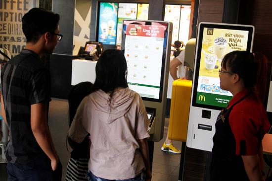 Chọn món McDonalds tự động: trải nghiệm sành điệu-2